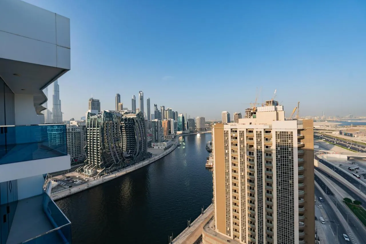 Kasco Homes Waves Tower Business Bay Dubai Appartamento